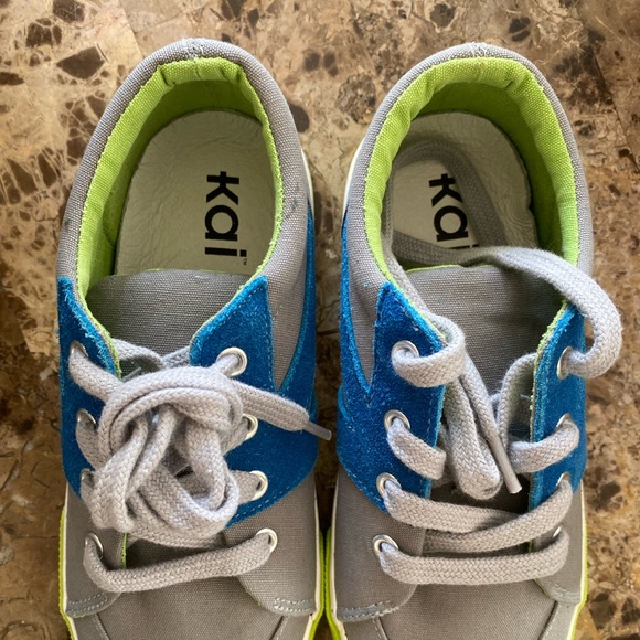 New Boys See Kai Run Sneakers size 1 1/2y - Picture 3 of 3